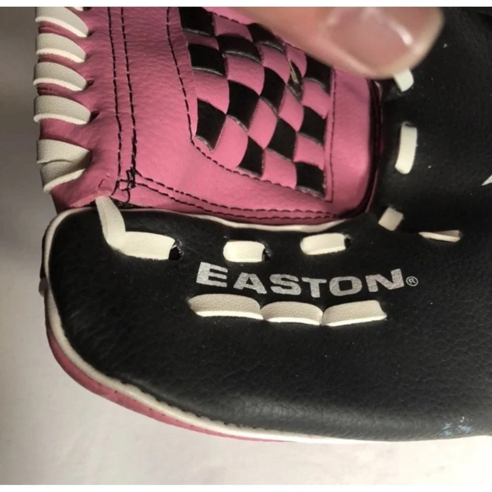 EASTON 9 ½